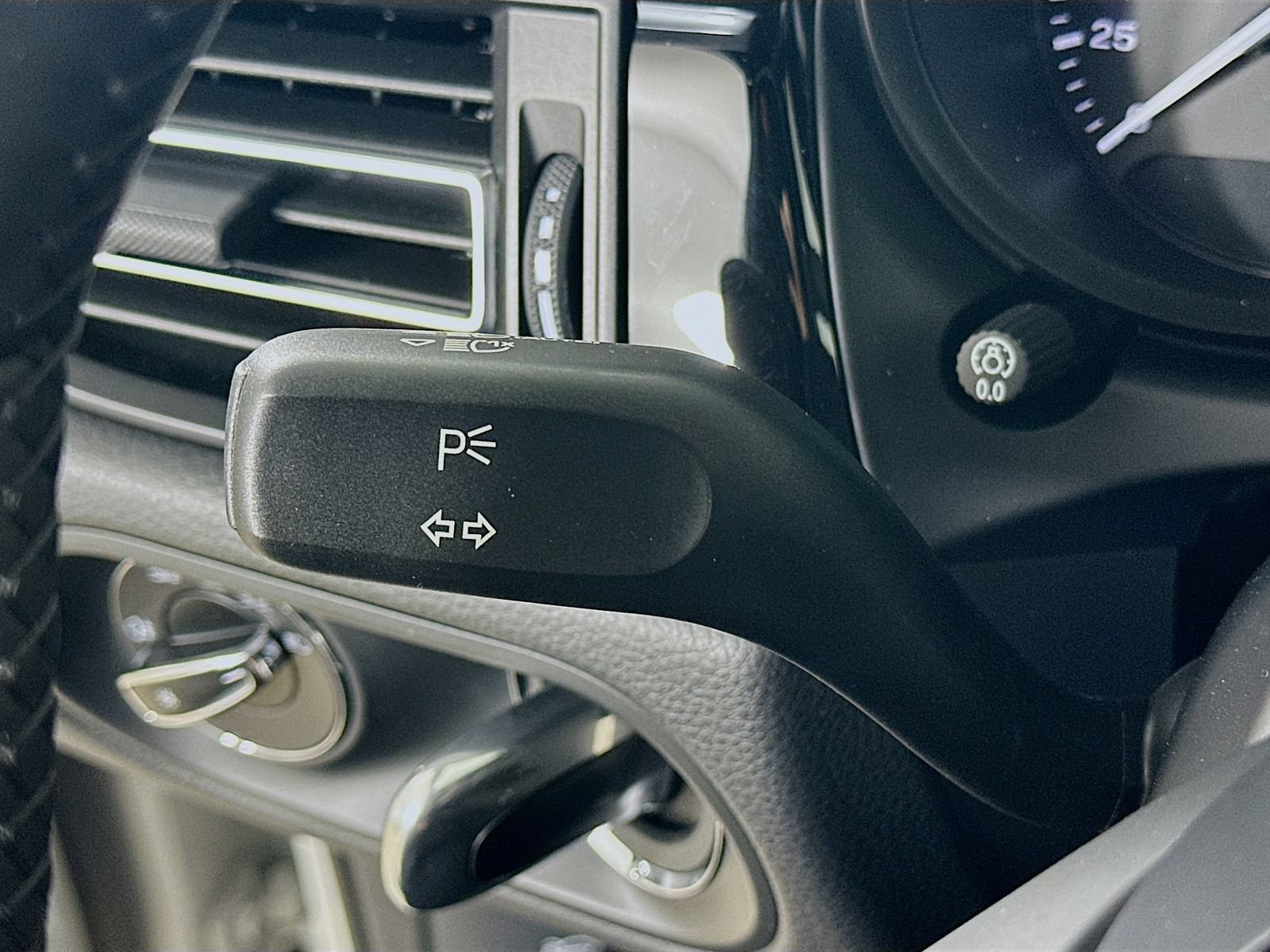 New 2026 Porsche Macan Turbo AWD/4WD image 20