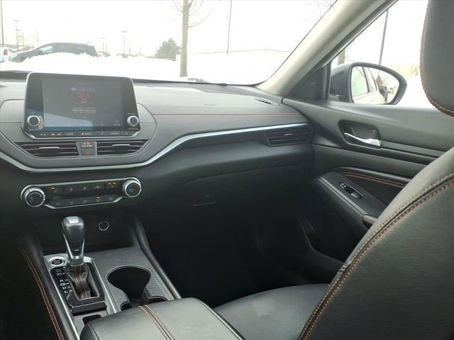 Used 2019 Nissan Altima 2.5 SR w/ SR Premium Package image 12