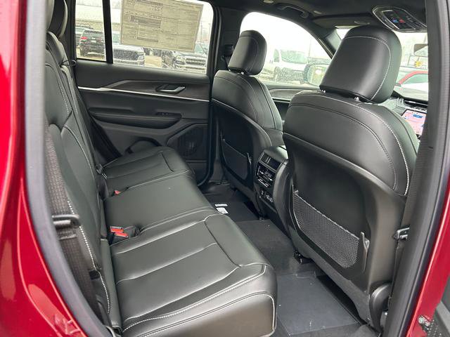 New 2025 Jeep Grand Cherokee Limited w/ Trailer Tow Package image 21