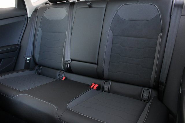 New 2025 Volkswagen Taos SE image 22