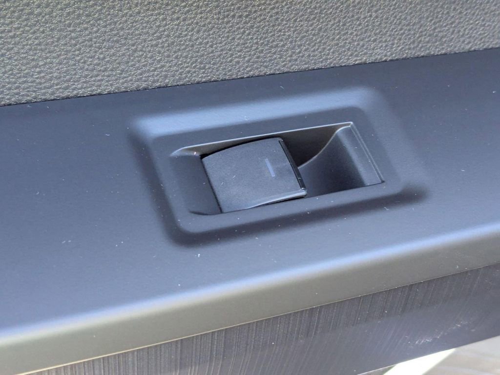 New 2025 Toyota Tundra Platinum image 34