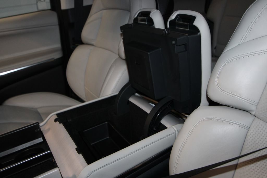 Used 2025 Lincoln Navigator Reserve image 24