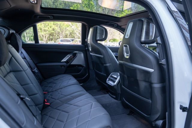 Used 2024 BMW i7 eDrive50 image 40