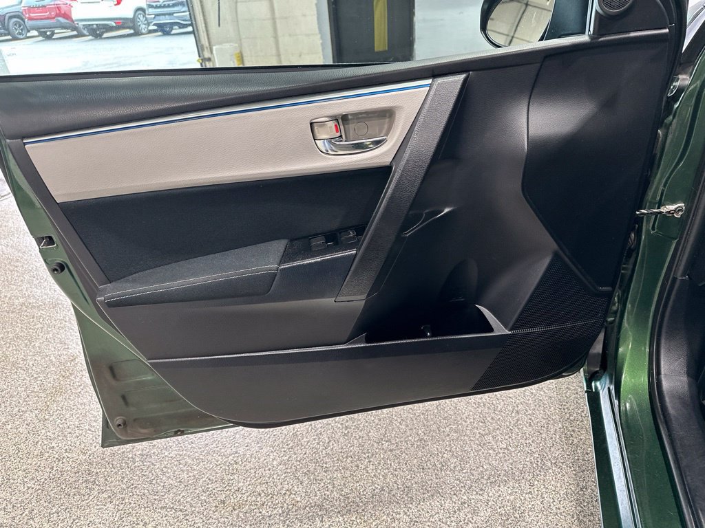 Used 2014 Toyota Corolla LE FWD image 12