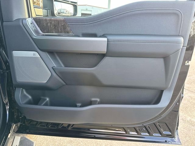 New 2026 Ford F250 Lariat w/ Black Appearance Package image 18