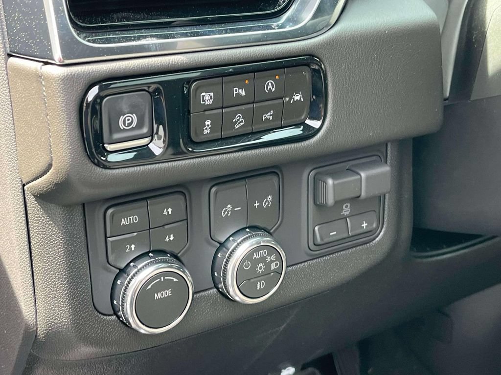New 2026 GMC Yukon XL Denali w/ Denali Reserve Package AWD/4WD image 27