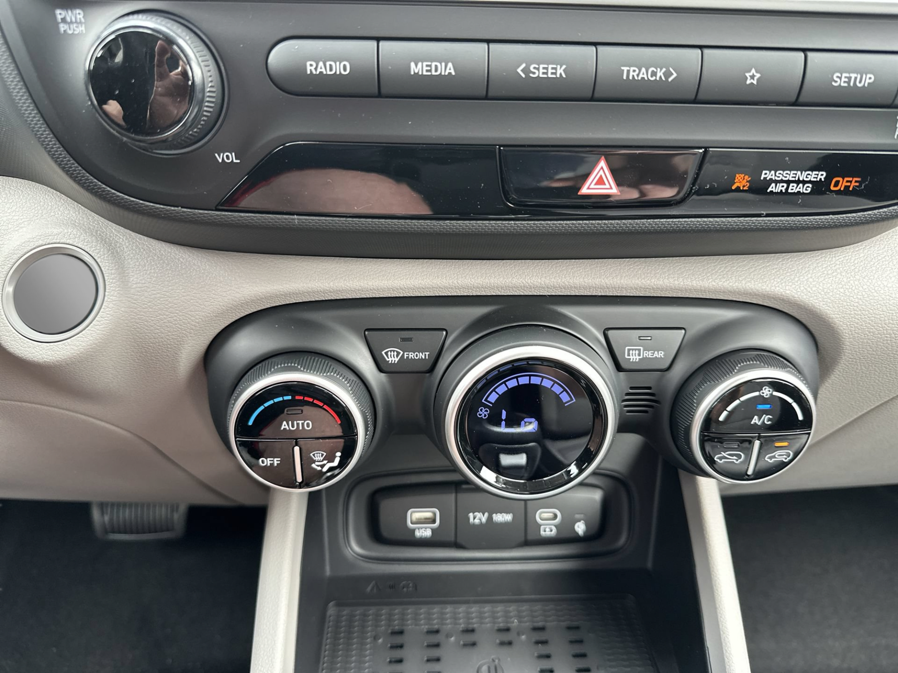 New 2026 Hyundai Venue SEL FWD image 17