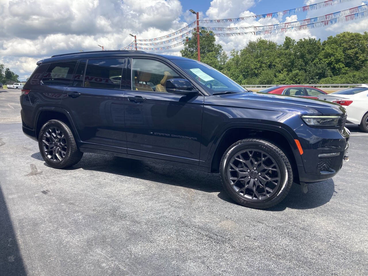 Used 2023 Jeep Grand Cherokee L Summit w/ Advanced Protech Group IV image 5