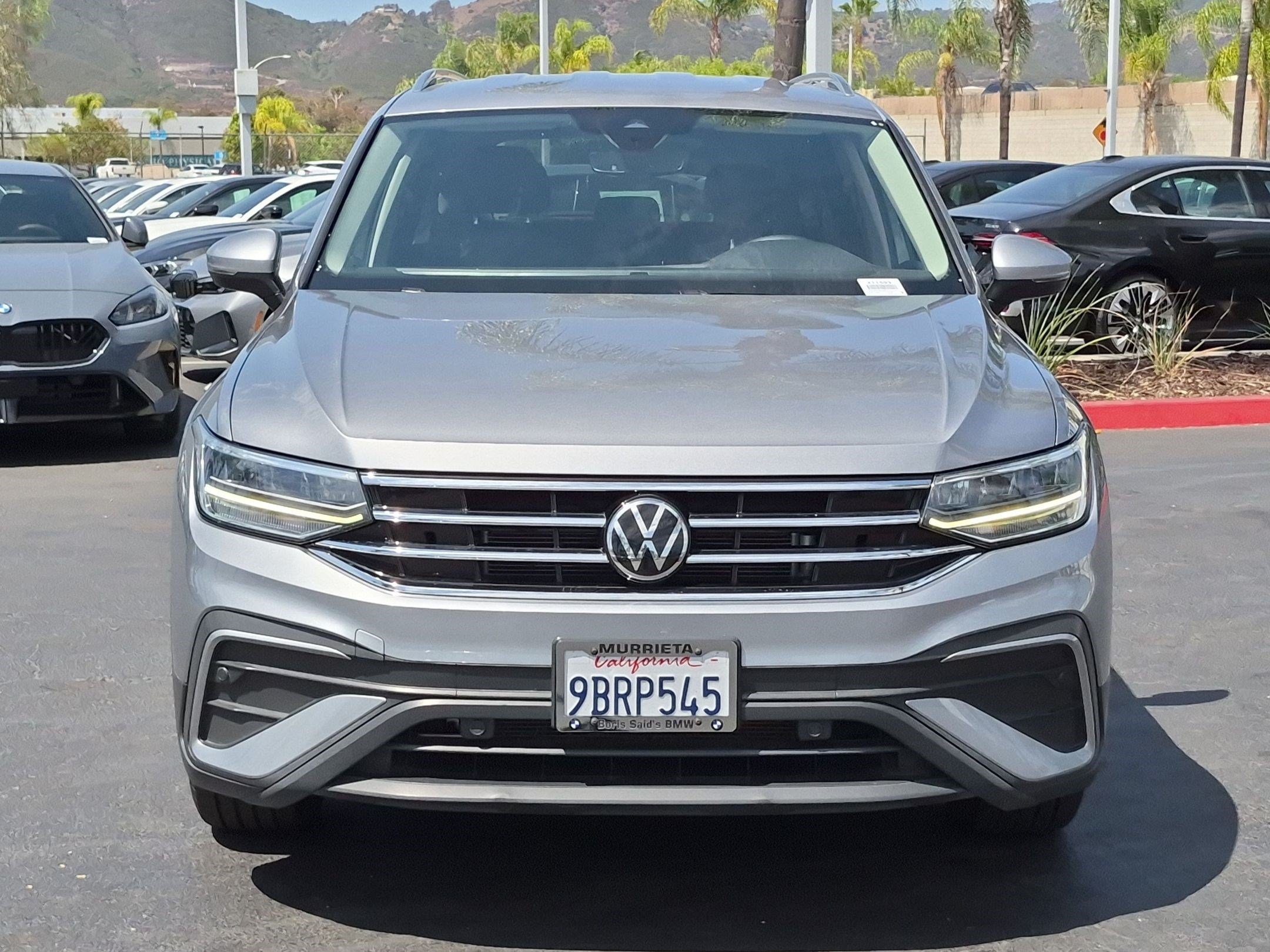 Used 2022 Volkswagen Tiguan SE AWD/4WD image 3