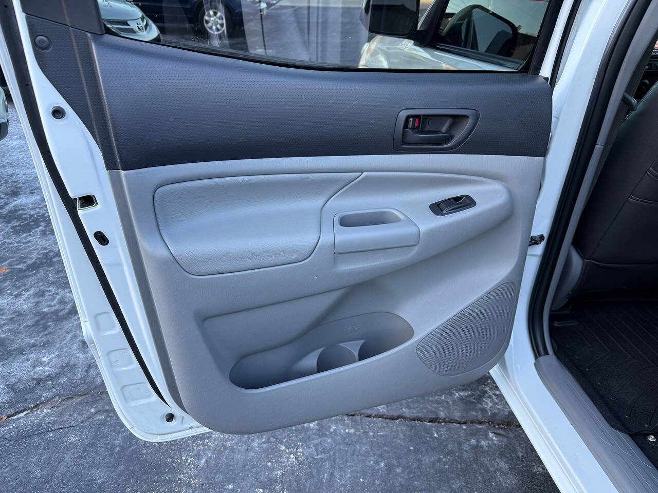 Used 2014 Toyota Tacoma 4x4 Double Cab w/ SR5 Package image 62