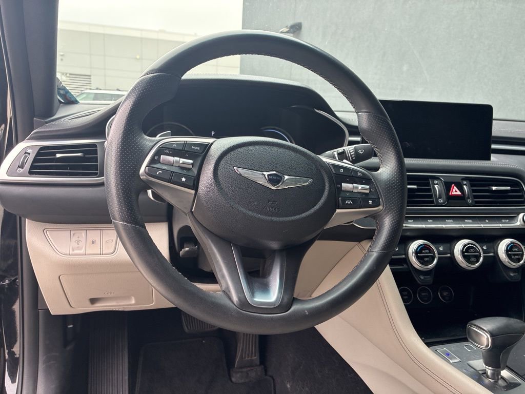 Used 2023 Genesis G70 2.0T image 16