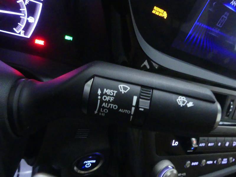 Used 2022 Lexus ES 300h w/ Premium Package image 18