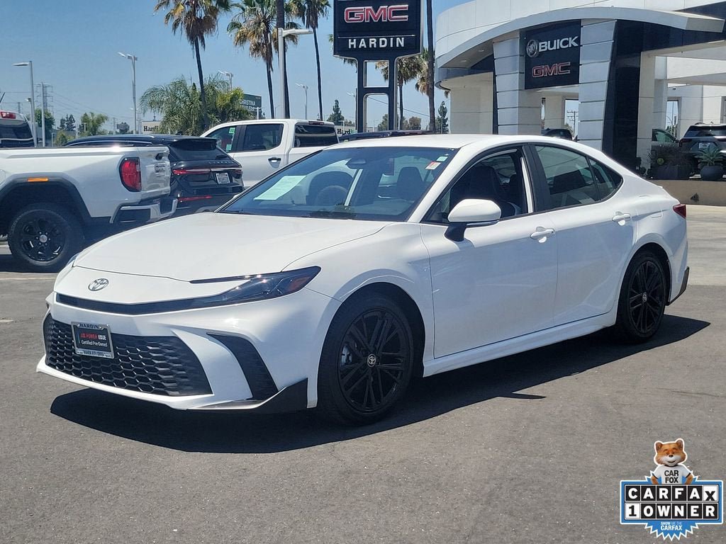 Used 2025 Toyota Camry SE FWD image 2