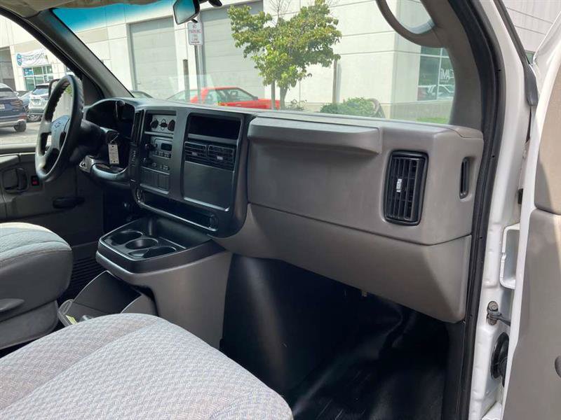 Used 2007 Chevrolet Express 3500 Extended RWD image 37
