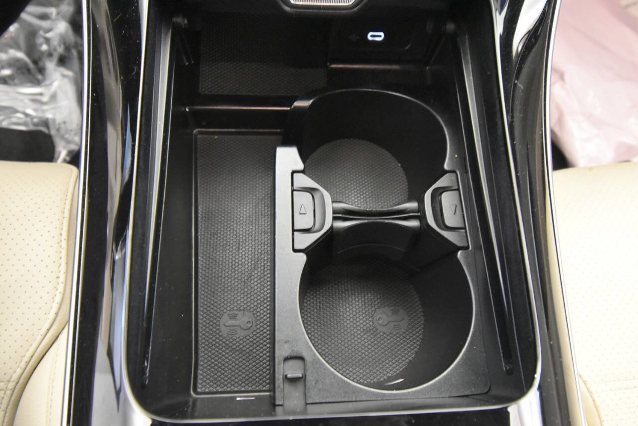 Used 2023 Mercedes-Benz C 300 4MATIC Sedan image 27