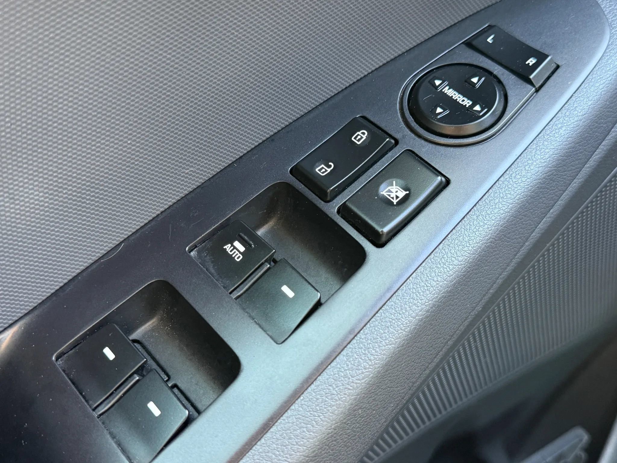 Used 2017 Hyundai Ioniq SEL image 23