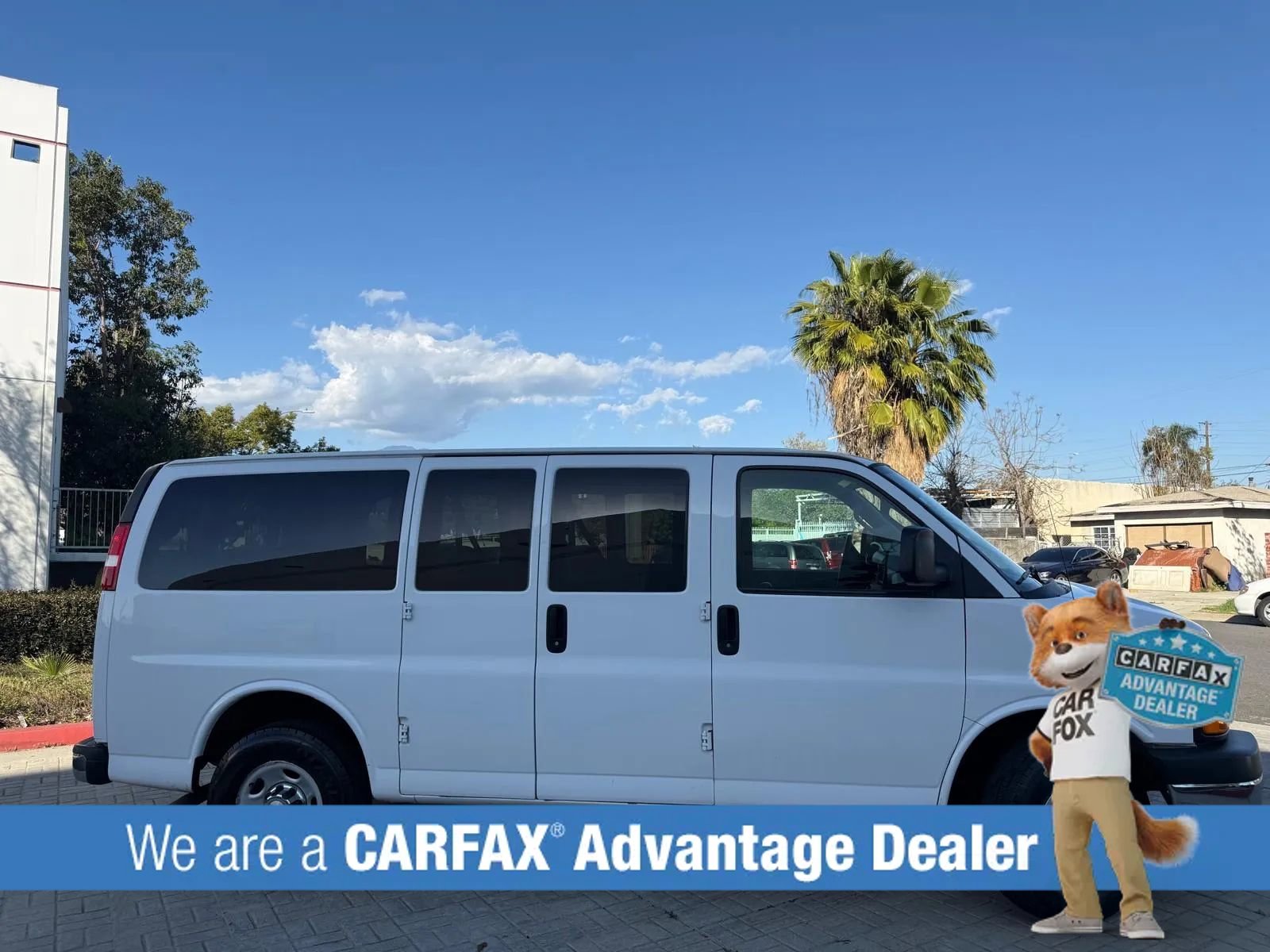 Used 2020 Chevrolet Express 2500 LT w/ LT Preferred Equipment Group RWD image 2