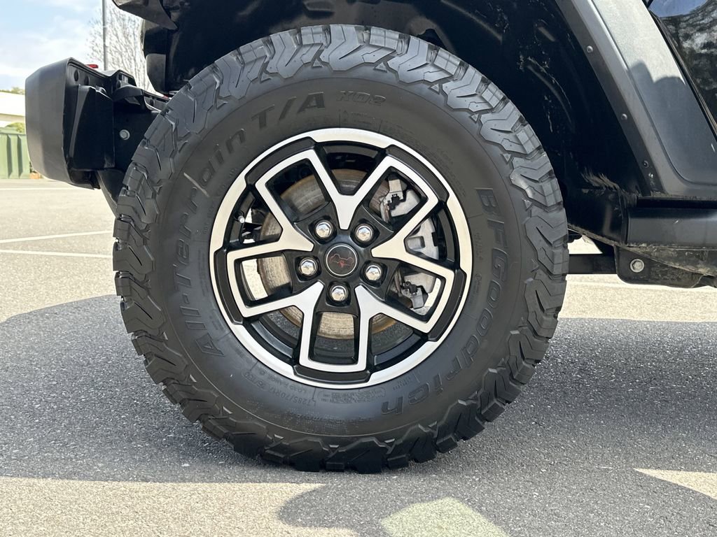 Certified 2025 Jeep Wrangler Unlimited Rubicon AWD/4WD image 16