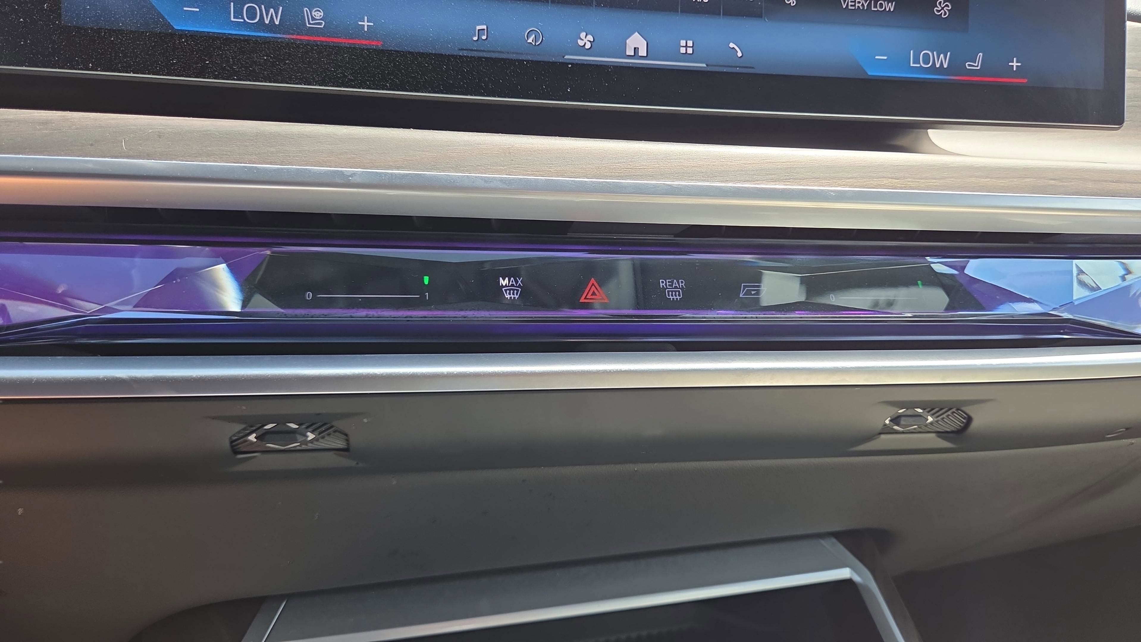 Certified 2024 BMW 740i RWD image 30