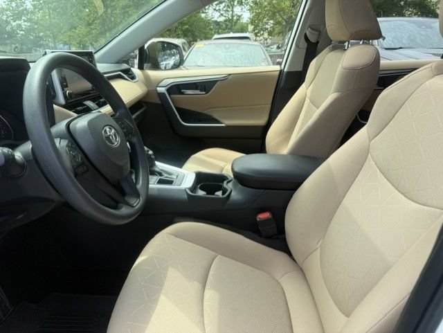 Used 2020 Toyota RAV4 XLE w/ Convenience Package AWD/4WD image 3