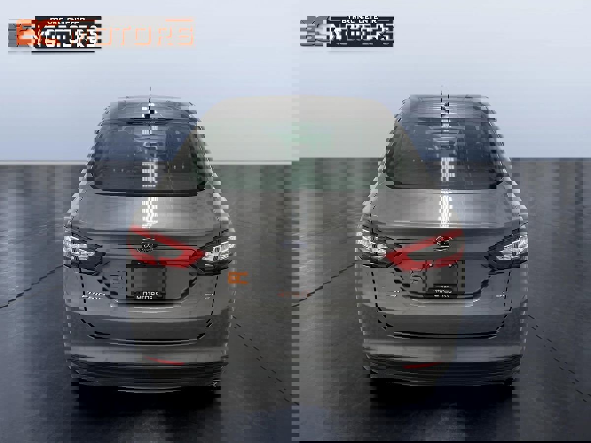 Used 2014 Ford Fusion SE FWD image 5