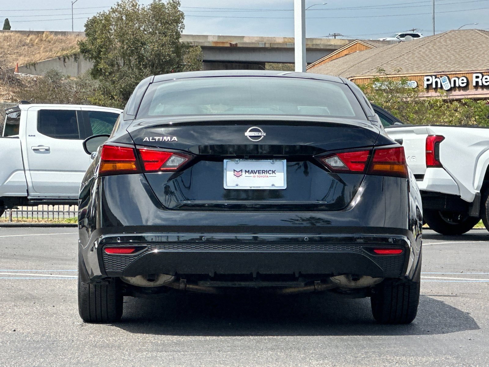 Used 2024 Nissan Altima 2.5 S FWD image 4