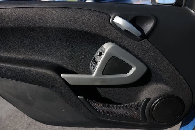 Used 2009 smart fortwo pure image 40