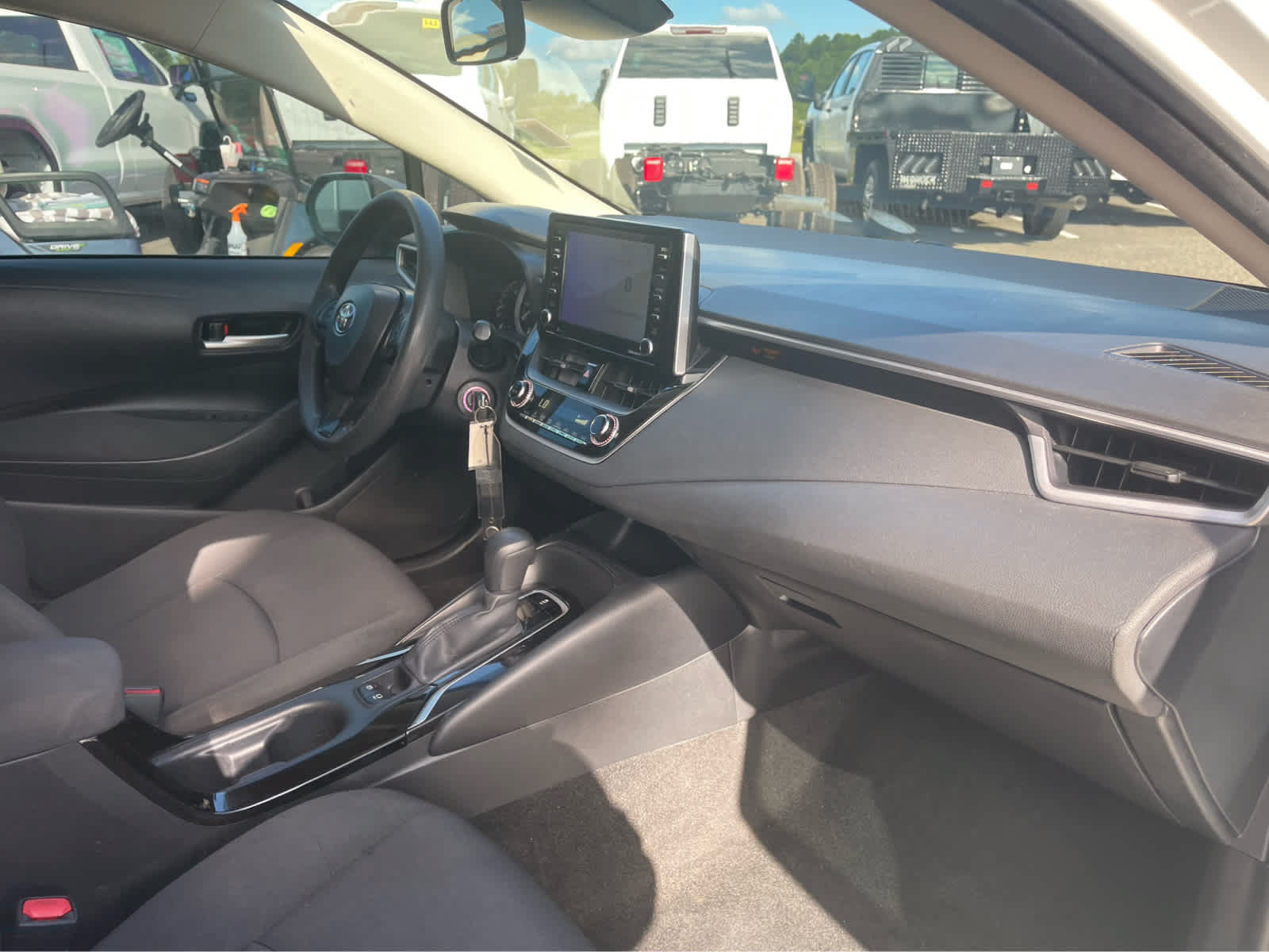 Used 2021 Toyota Corolla LE FWD image 27
