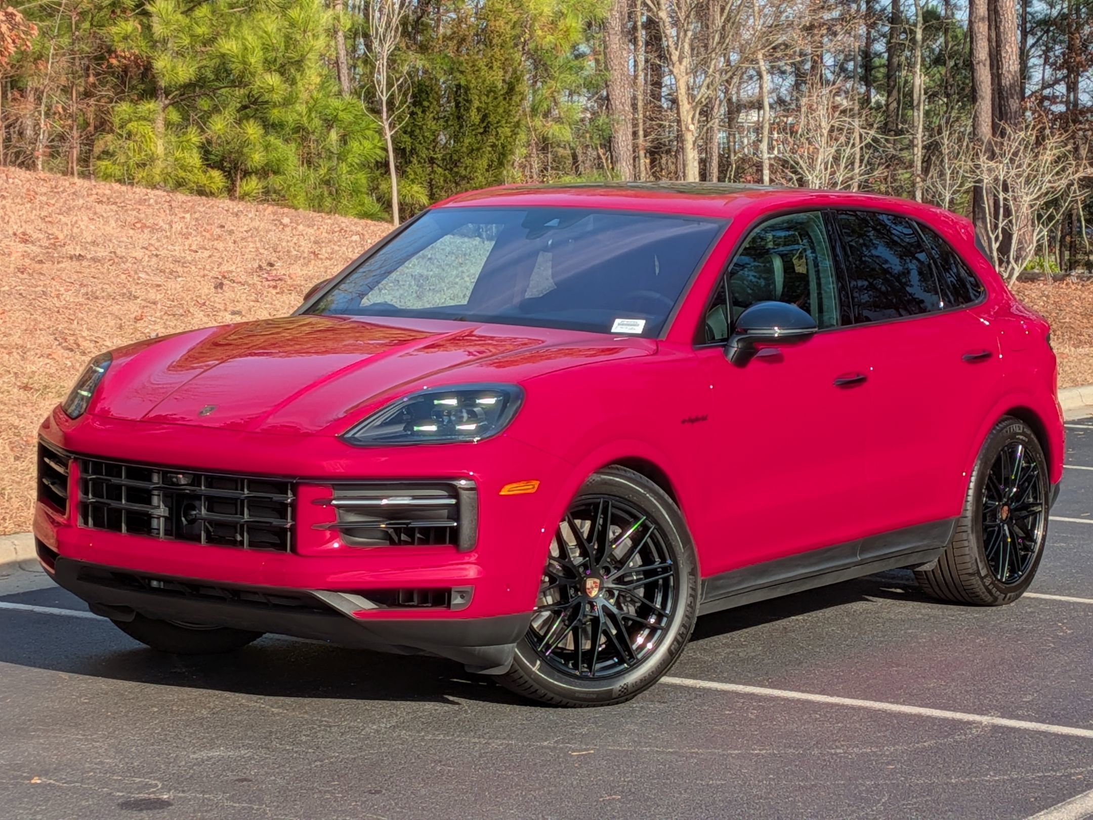 Certified 2025 Porsche Cayenne E-Hybrid image 1