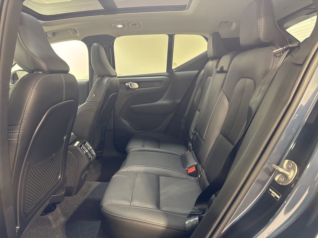 Used 2026 Volvo XC40 B5 Core w/ Climate Package image 22