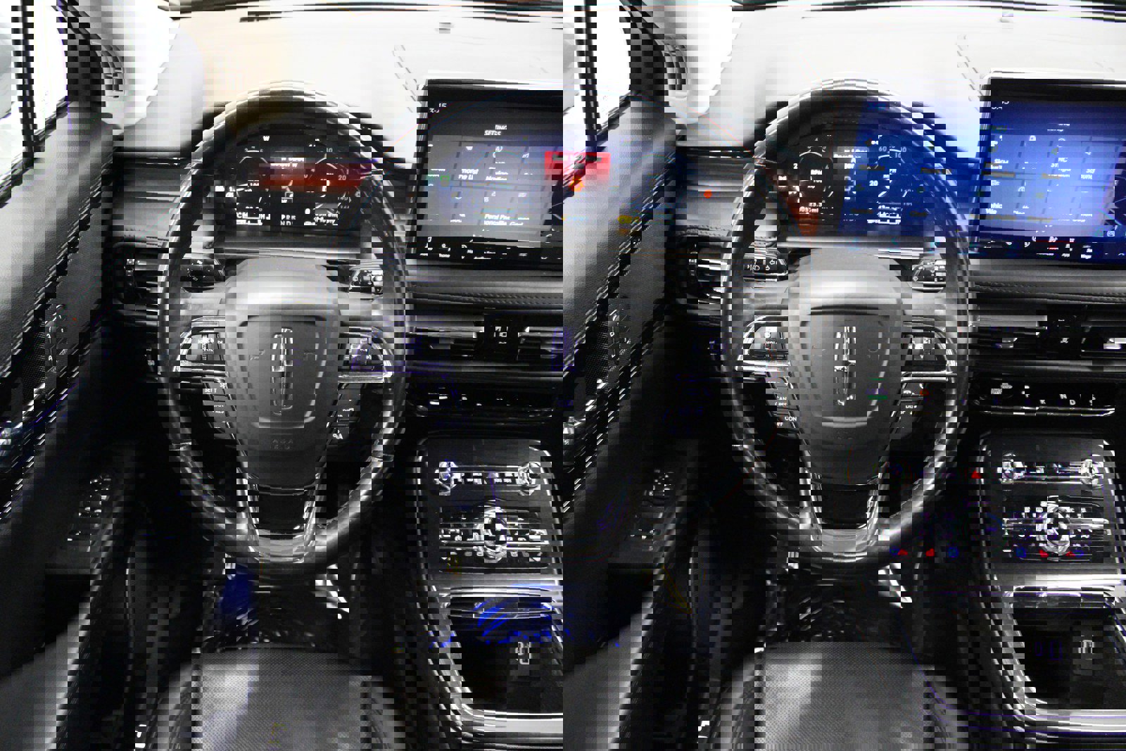 Used 2022 Lincoln Nautilus Reserve image 16