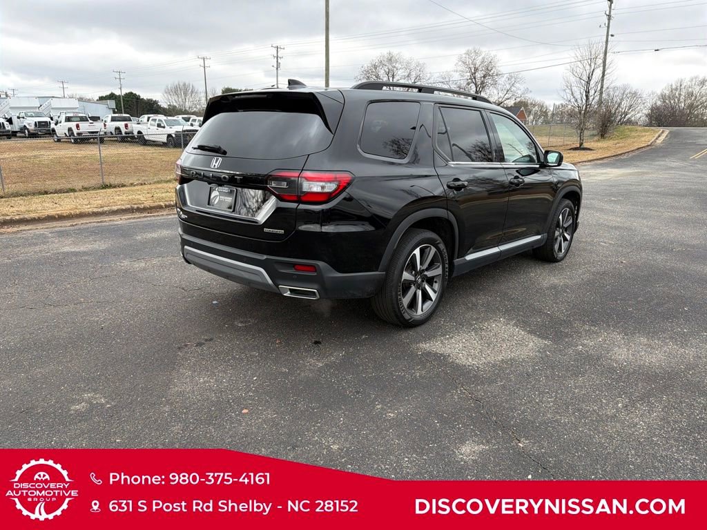 Used 2024 Honda Pilot Touring image 7