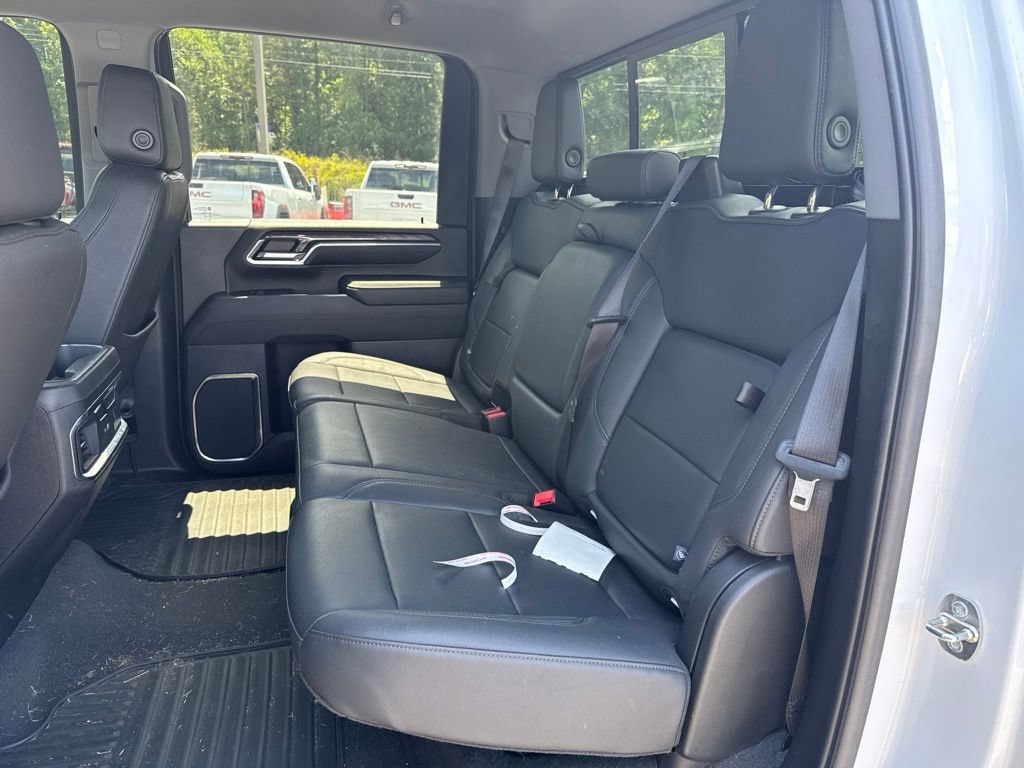 Used 2024 Chevrolet Silverado 2500 LTZ w/ LTZ Convenience Package AWD/4WD image 4