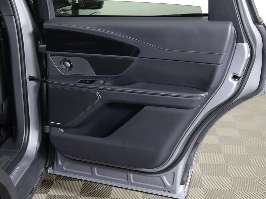 Used 2024 Lincoln Nautilus Premier w/ Equipment Group 102A AWD/4WD image 29
