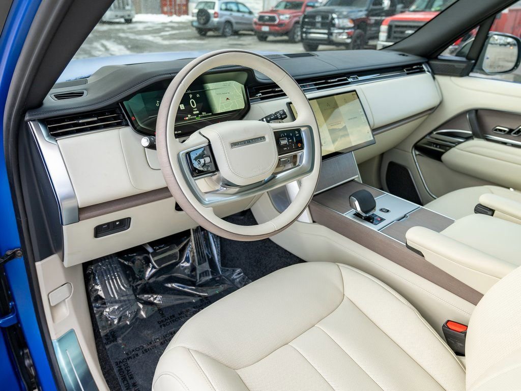 New 2025 Land Rover Range Rover Autobiography image 11