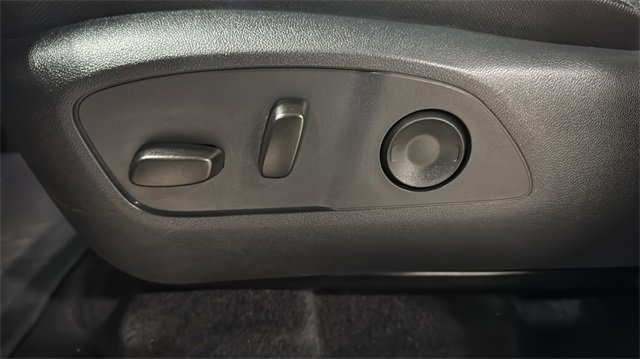 Used 2025 GMC Acadia Elevation image 23