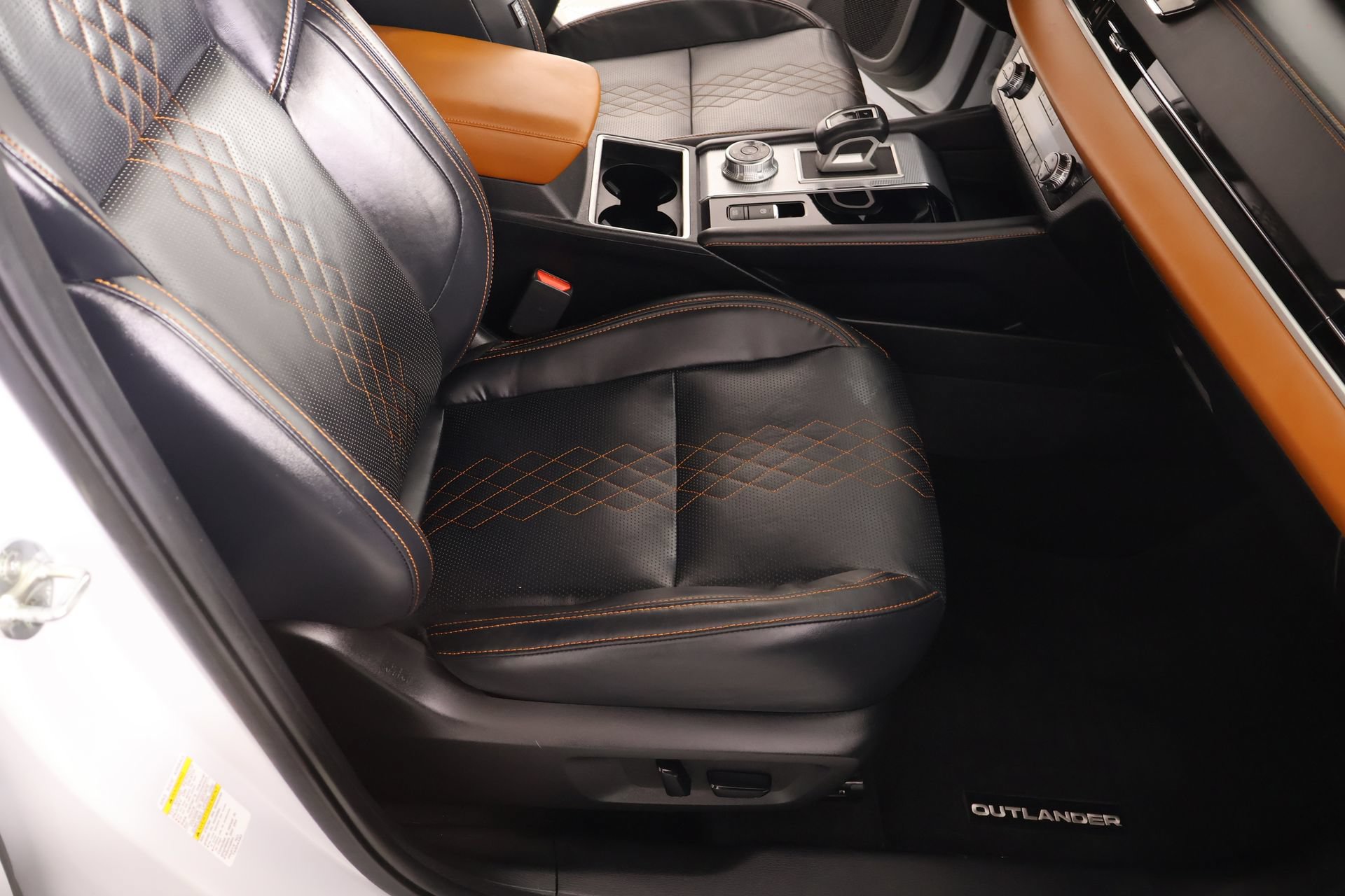 Used 2024 Mitsubishi Outlander SEL AWD/4WD image 15