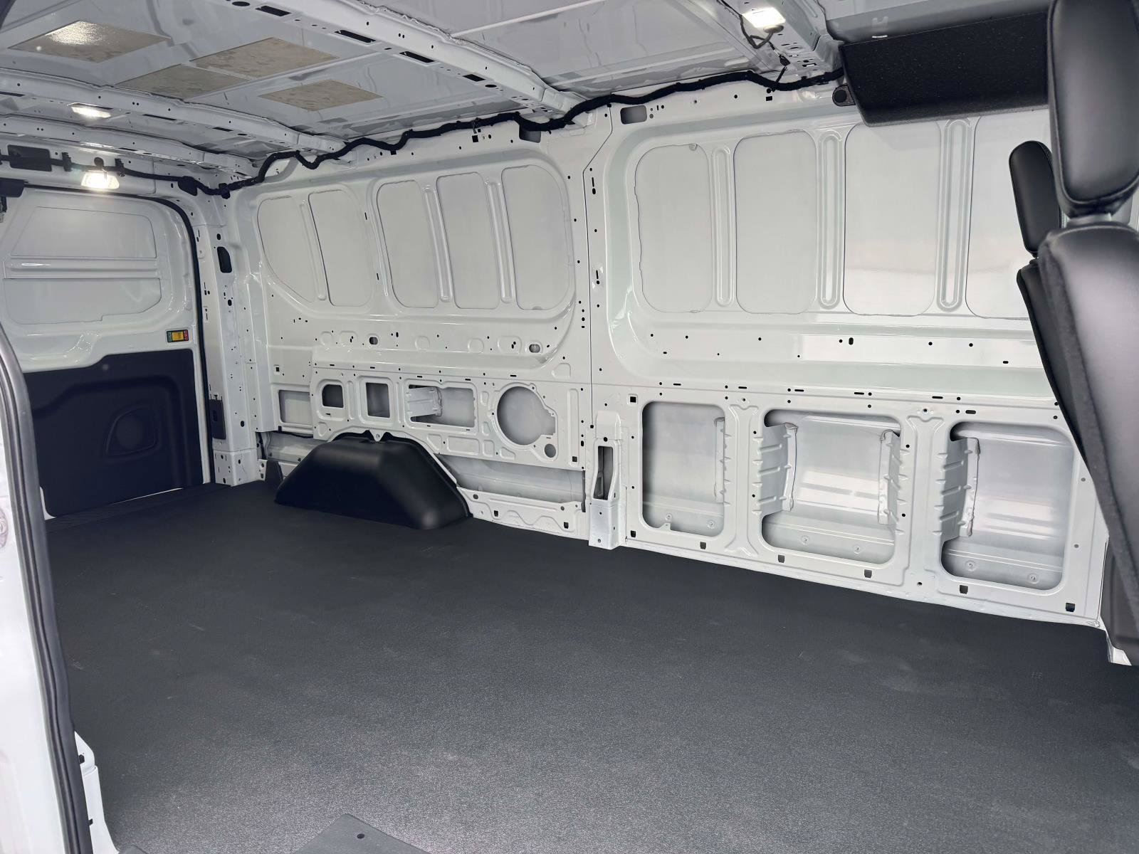 Used 2024 Ford Transit 250 Low Roof RWD image 11