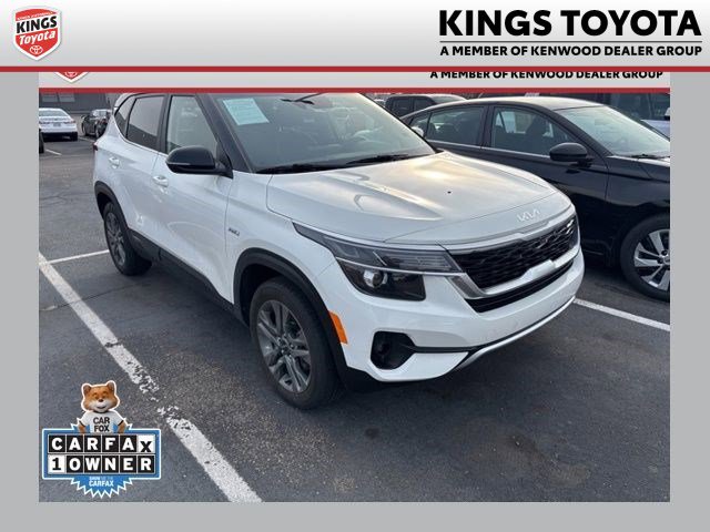 Used 2023 Kia Seltos S w/ Navigation Package image 1