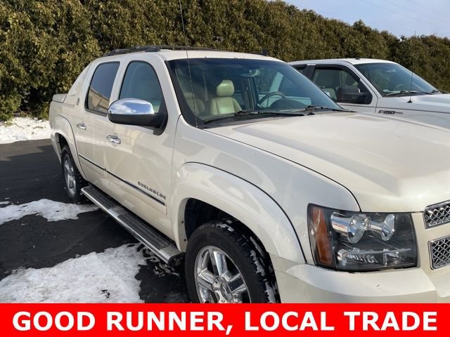 Used 2013 Chevrolet Avalanche LTZ image 14
