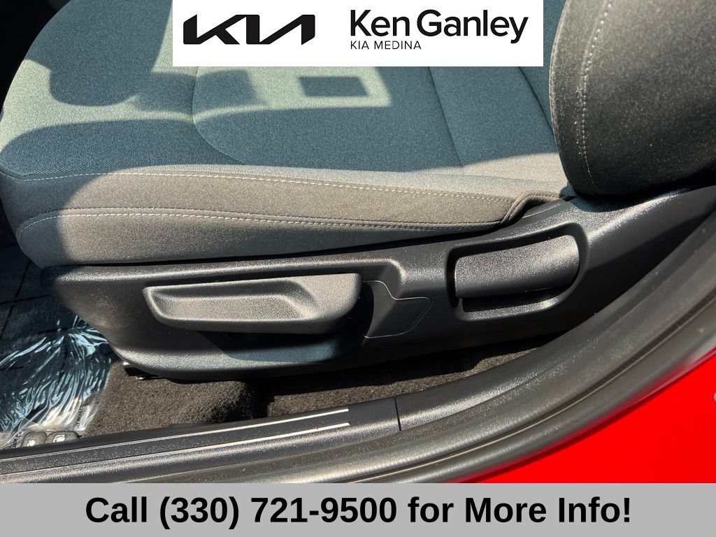 Certified 2025 Kia K4 FWD image 29