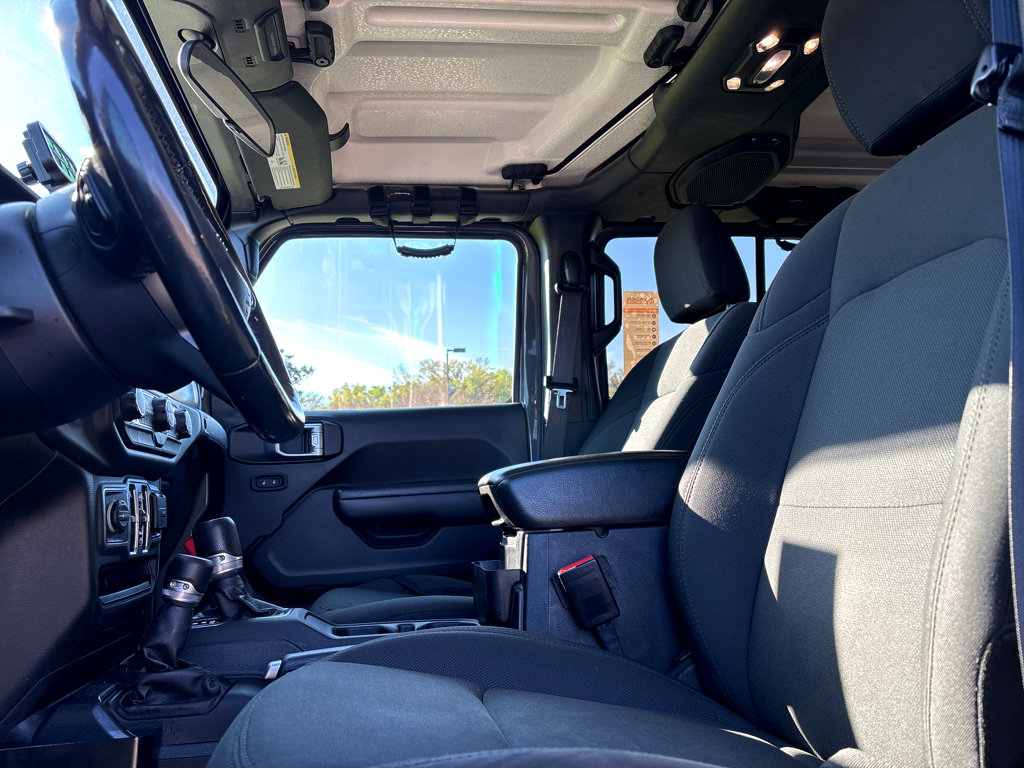 Used 2021 Jeep Gladiator Willys image 12