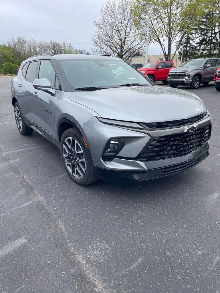 Used 2024 Chevrolet Blazer RS AWD/4WD image 4
