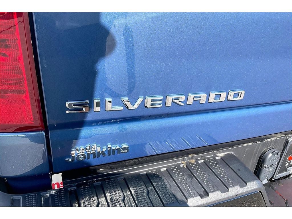 Used 2024 Chevrolet Silverado 2500 Custom AWD/4WD image 32