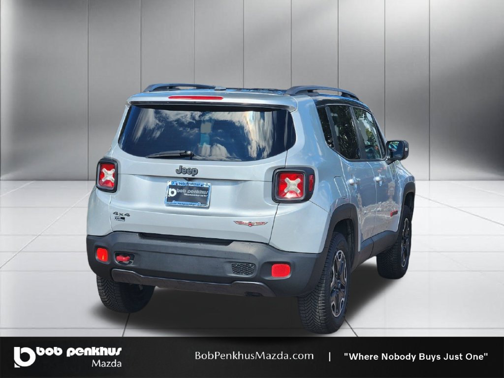 Used 2015 Jeep Renegade Trailhawk w/ Popular Equipment Group AWD/4WD image 25