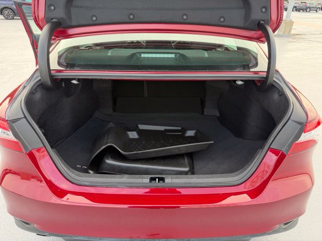 Used 2019 Toyota Camry XLE FWD image 9
