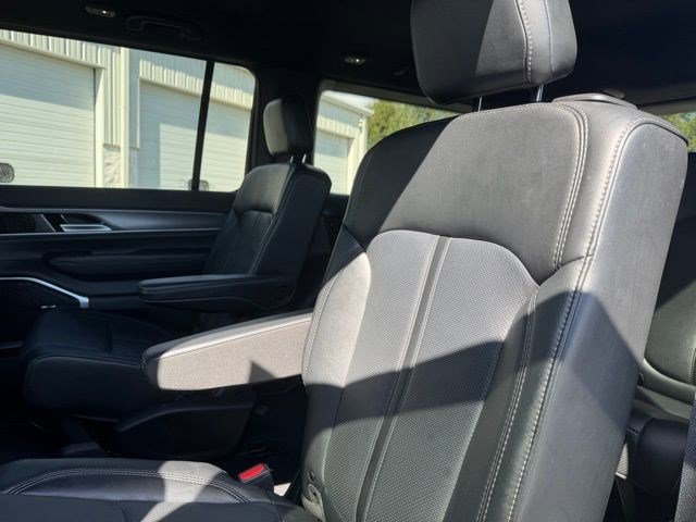 Certified 2025 Jeep Wagoneer Series II image 20