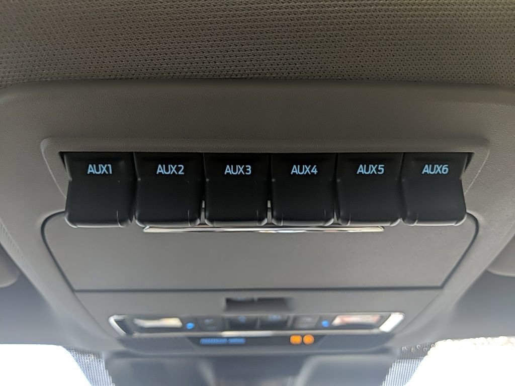 New 2026 Ford F250 Lariat w/ Black Appearance Package image 36