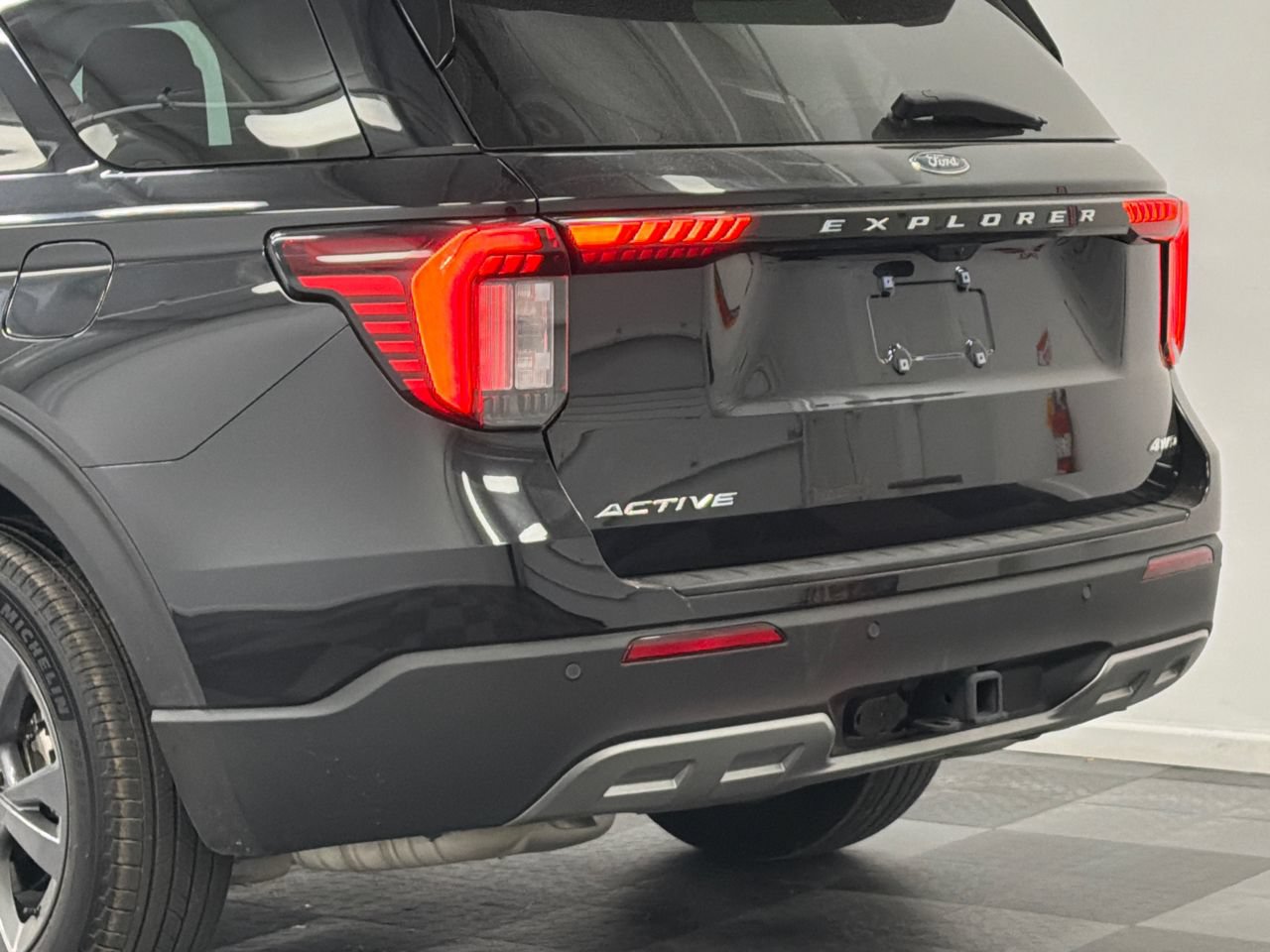 New 2026 Ford Explorer Active w/ Active Comfort Package AWD/4WD image 7
