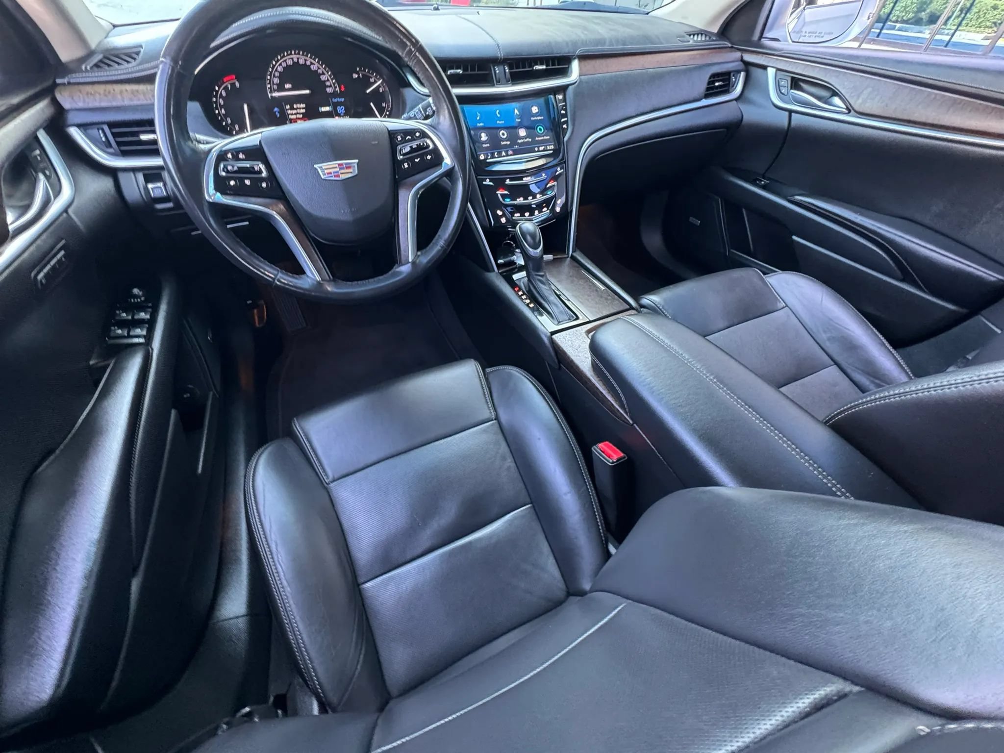 Used 2018 Cadillac XTS Luxury FWD image 2